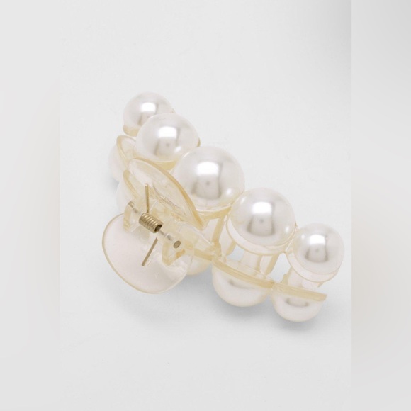 LARGE PEARL CLAW CLIP - Picture 2 of 3